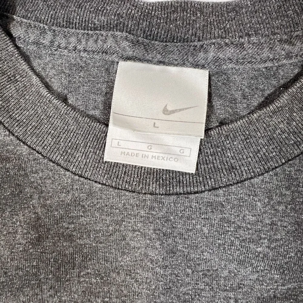 Nike Short Sleeve Early 2000's Vintage Size L T-shirt‎ Charcoal Gray